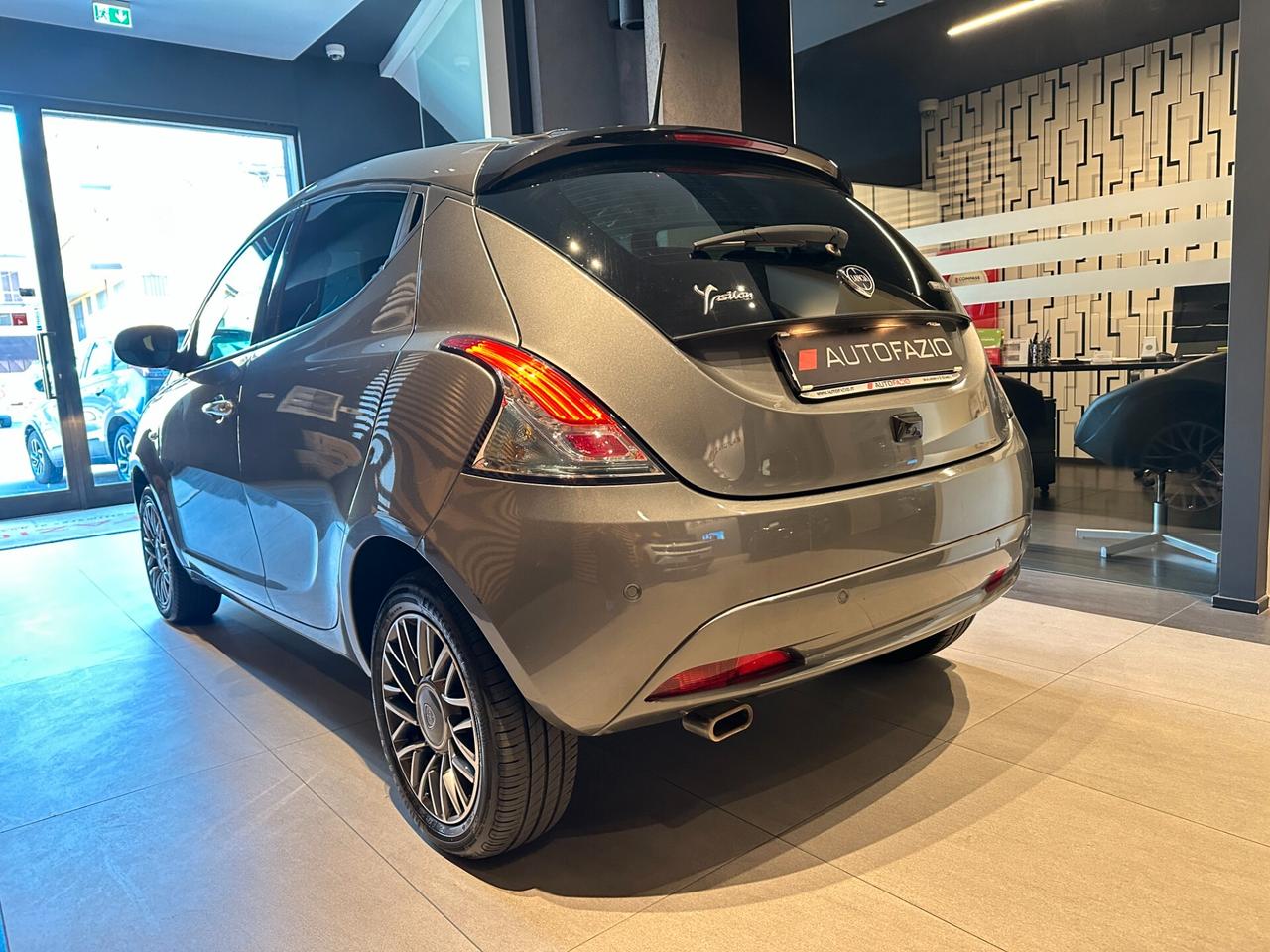 Lancia Ypsilon 1.0 FireFly 5 porte S&S Hybrid Gold Plus