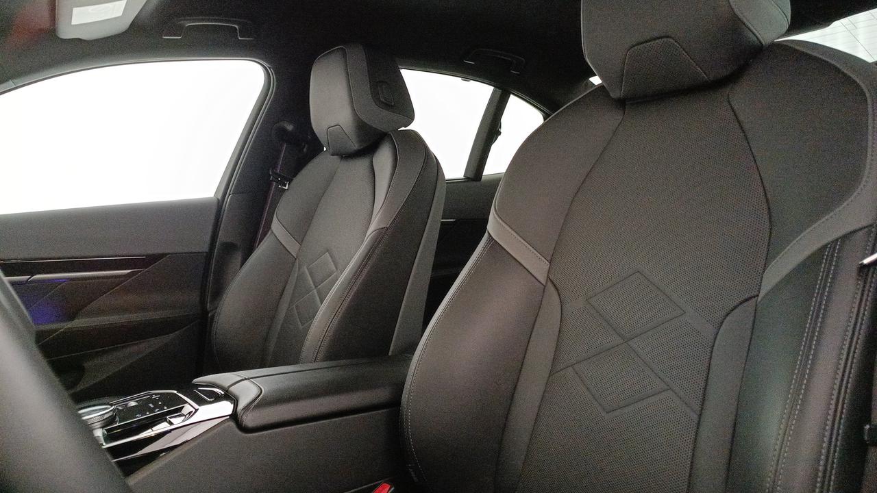 BMW Serie 5 G60 Berlina - 520d 48V xdrive MSport Pro auto