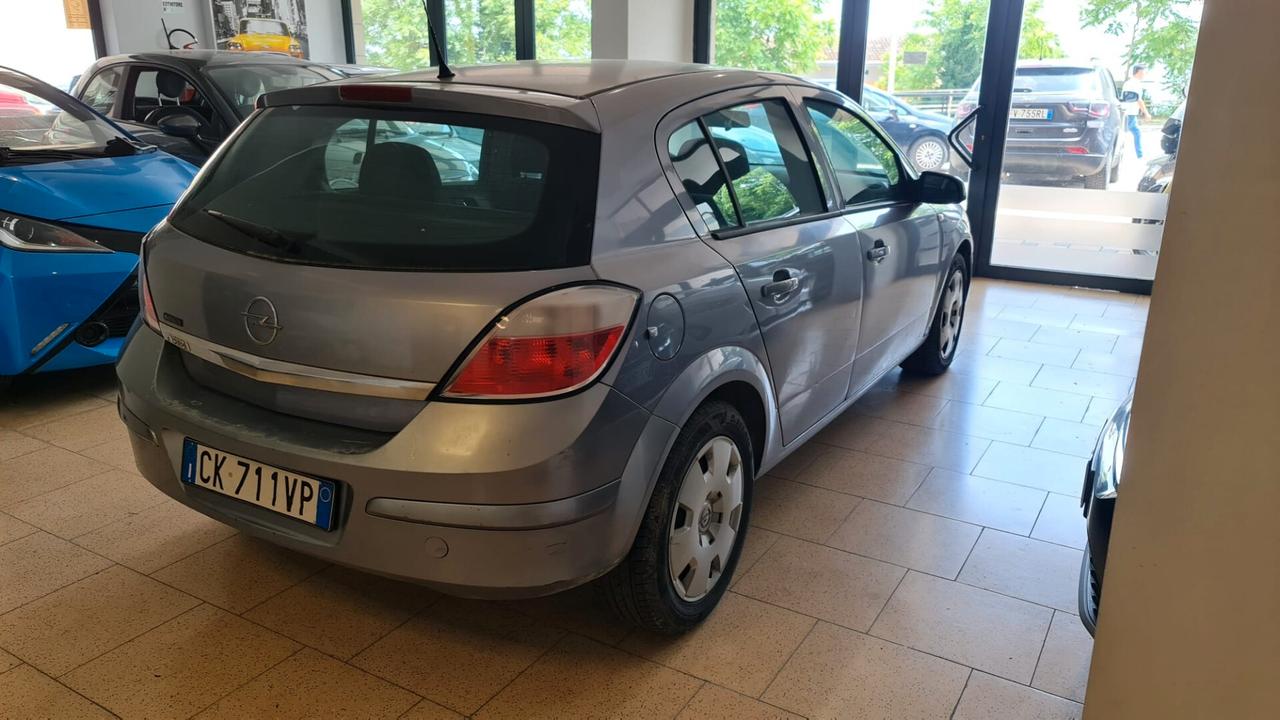 Opel Astra 1.4 16V Twinport 5 porte Enjoy