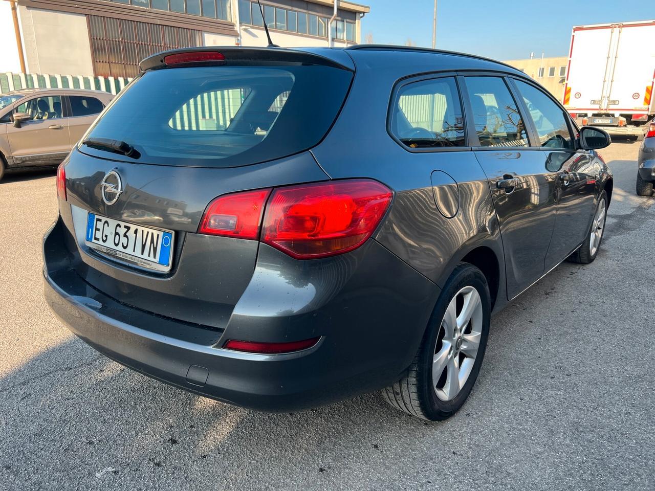 Opel Astra 1.7 CDTI 110CV Station Wagon Cosmo adatta a neopatentati