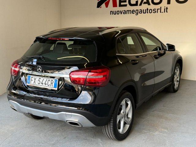 MERCEDES-BENZ GLA 200 d Automatic 4Matic Sport