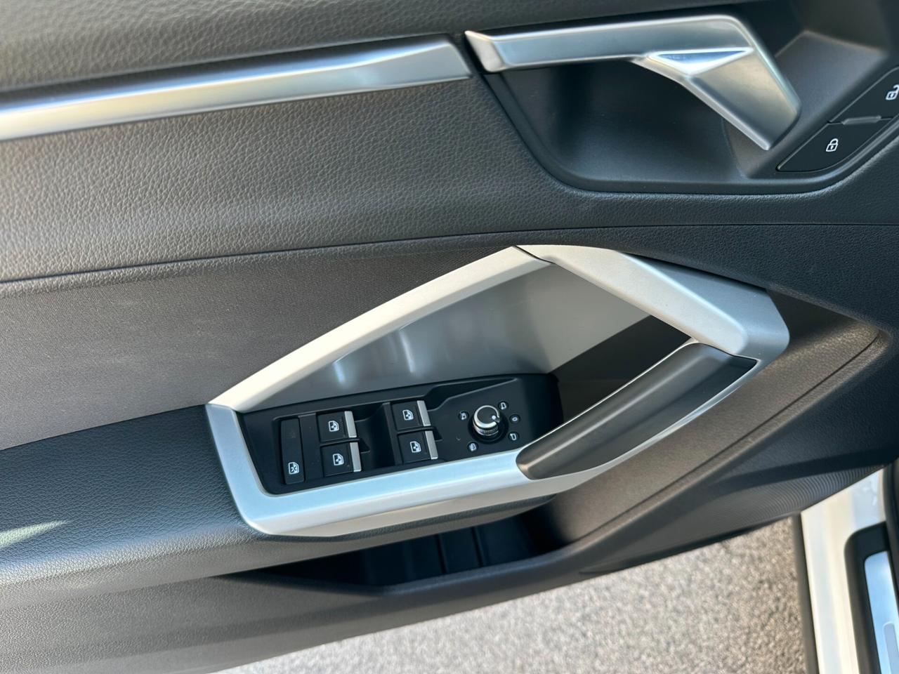 Audi Q3 35 TDI S tronic Business