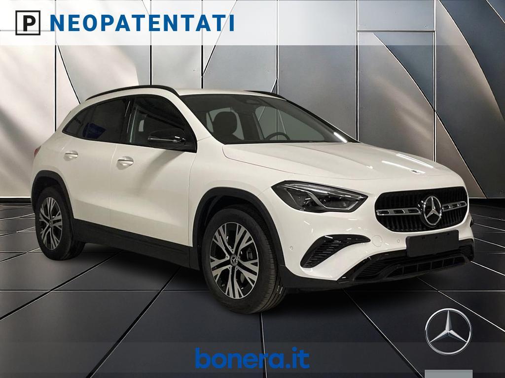 Mercedes GLA 180 180 Progressive Advanced Plus 7G-DCT