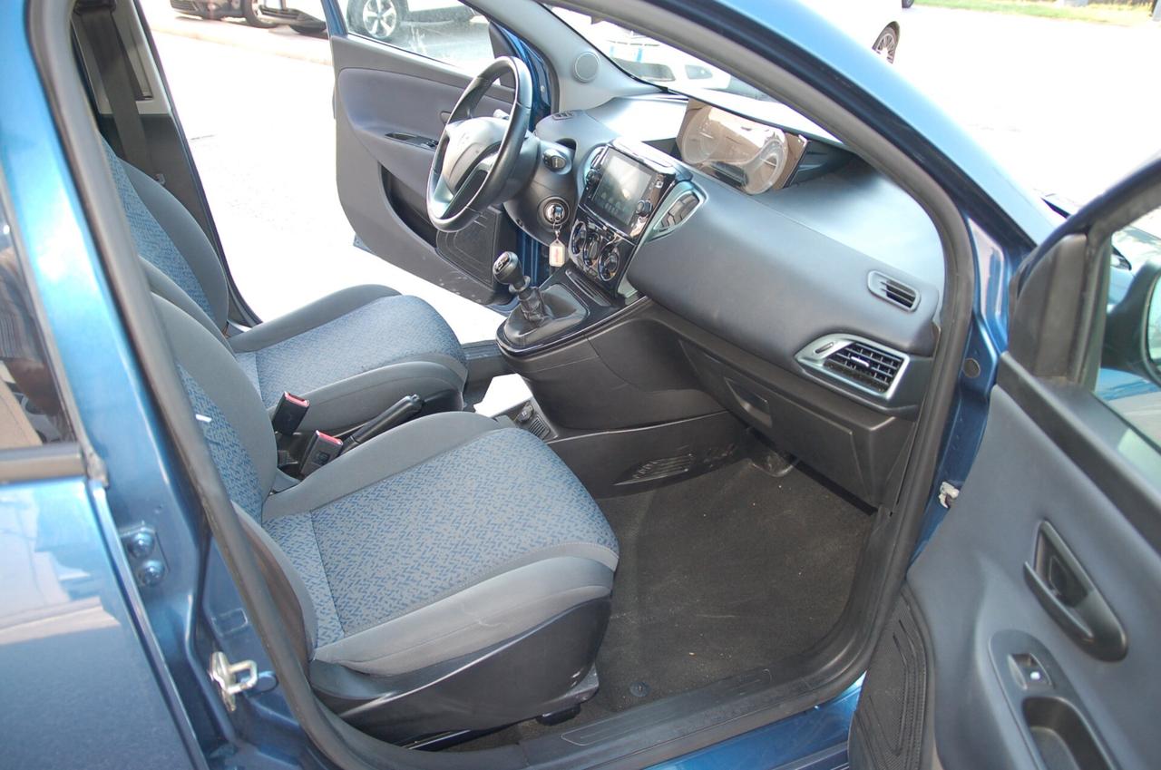 Lancia Ypsilon 1.0 FireFly 5 porte S&S Hybrid Gold Plus