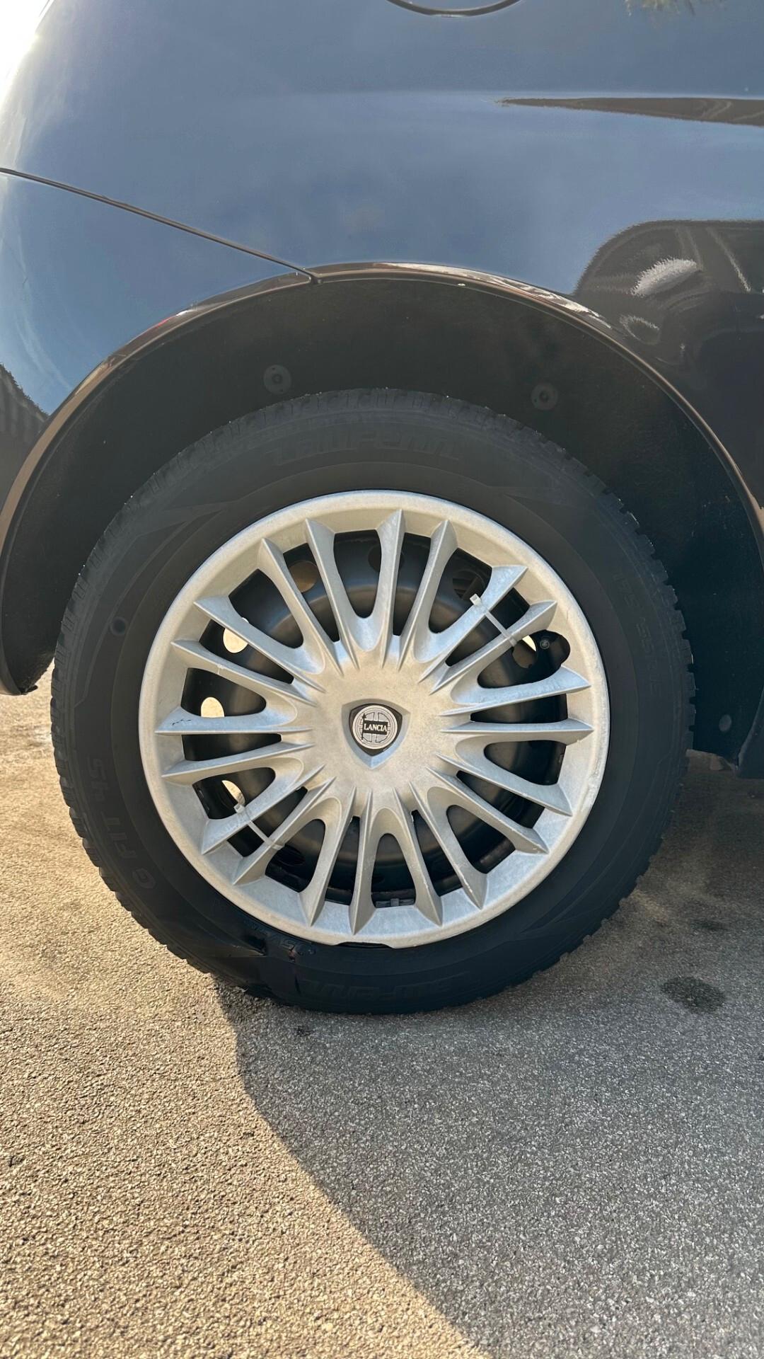 LANCIA YPSILON 1.2 BENZINA 2007 OK NEOPATENTATI