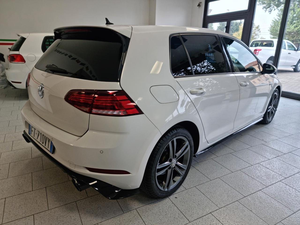 Volkswagen Golf 1.6 TDI 115CV R LINE