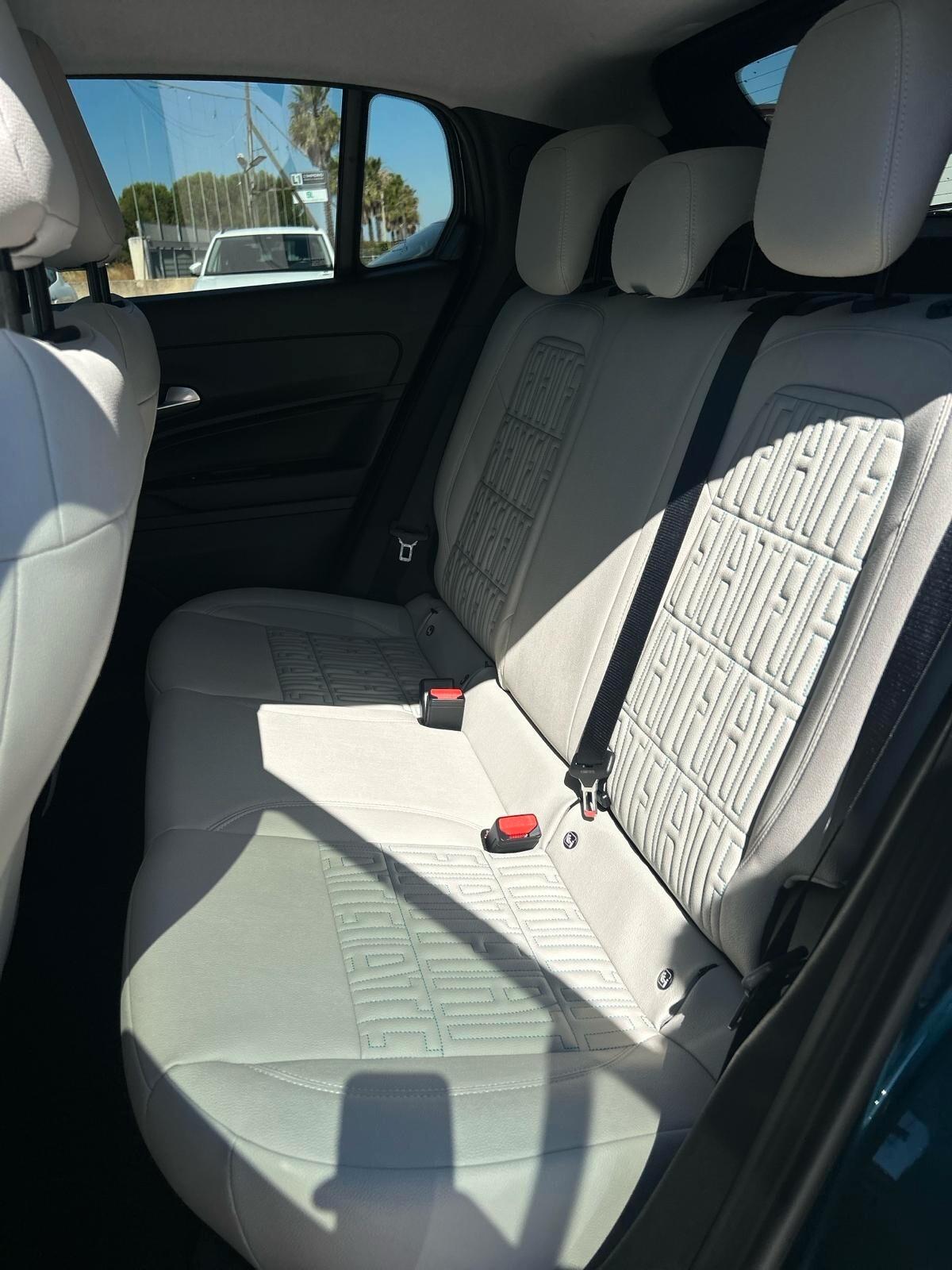 Fiat 600 Hybrid 110 CV DCT MHEV La Prima