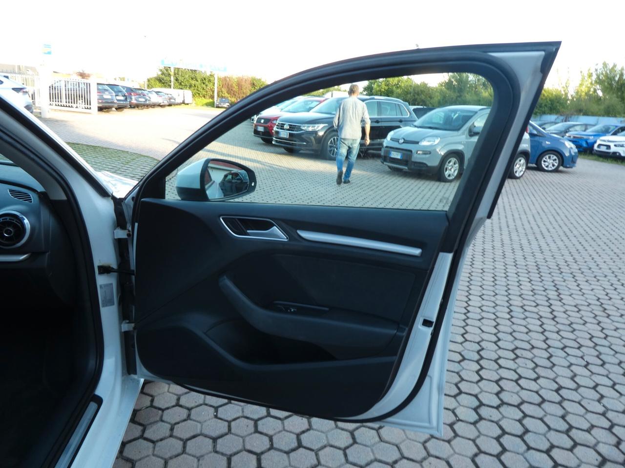 Audi A3 1.6 TDI clean diesel S tronic Ambition OK NEOPATENTATI