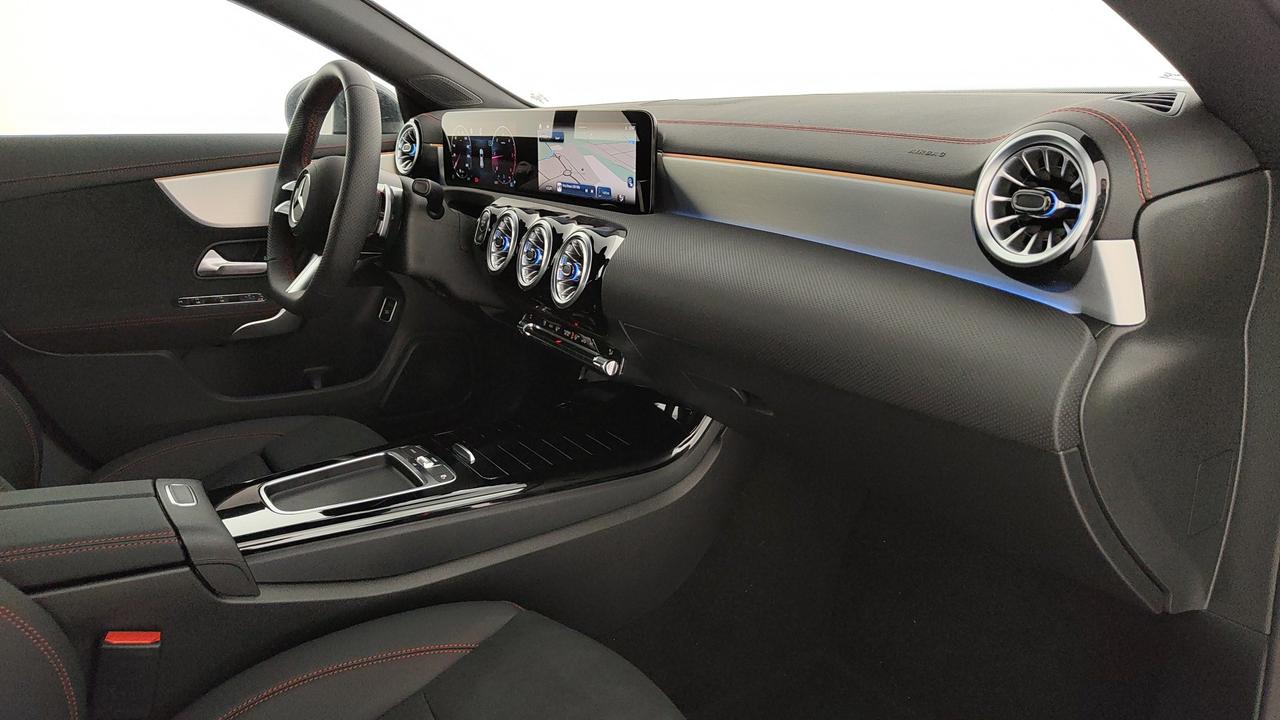 Mercedes-Benz CLA Shooting Brake 200 d AMG Line Advanced Plus auto