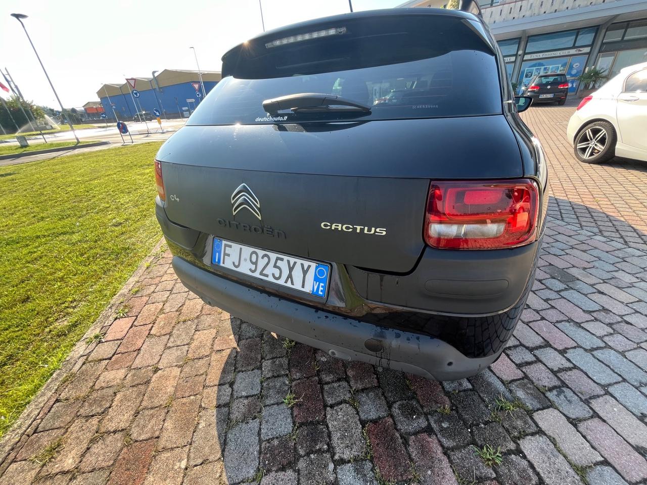 Citroen C4 Cactus BlueHDi 100 Shine Black Edition