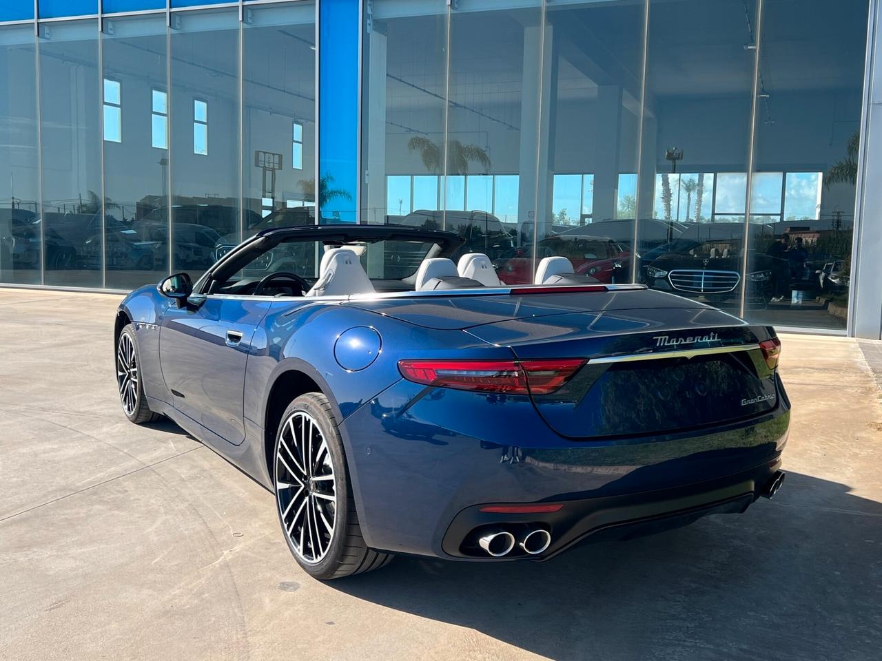 Maserati GranCabrio V6 490 CV AWD possibilità noleggio no scoring