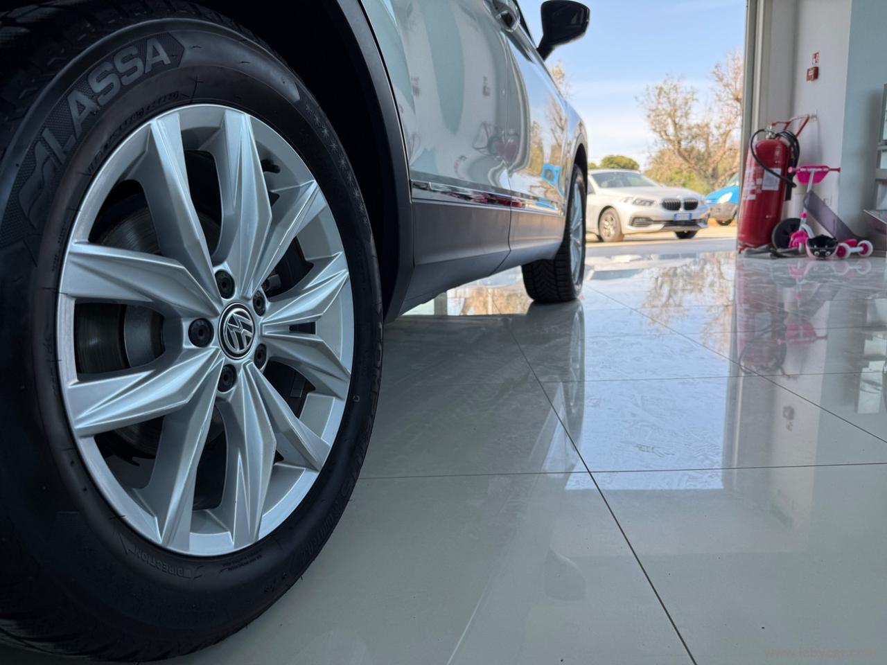 VOLKSWAGEN Tiguan 2.0 TDI DSG 4MOTION Style BMT TETTO APRIBILE