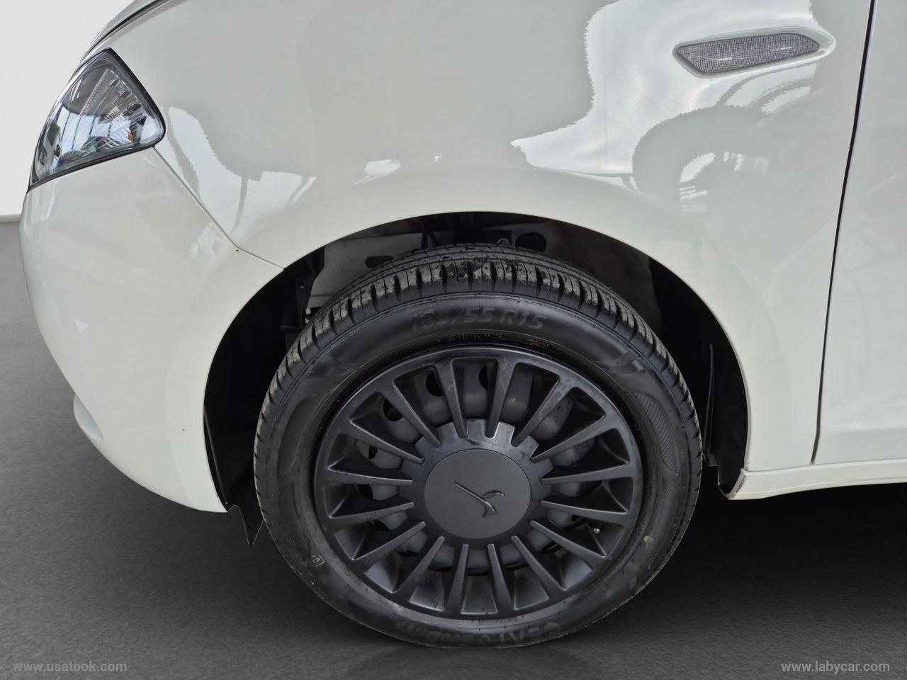 LANCIA Ypsilon 1.0 FireFly 5p. S&S Hybrid LANCIA YPSILON 1.0 HYBRID