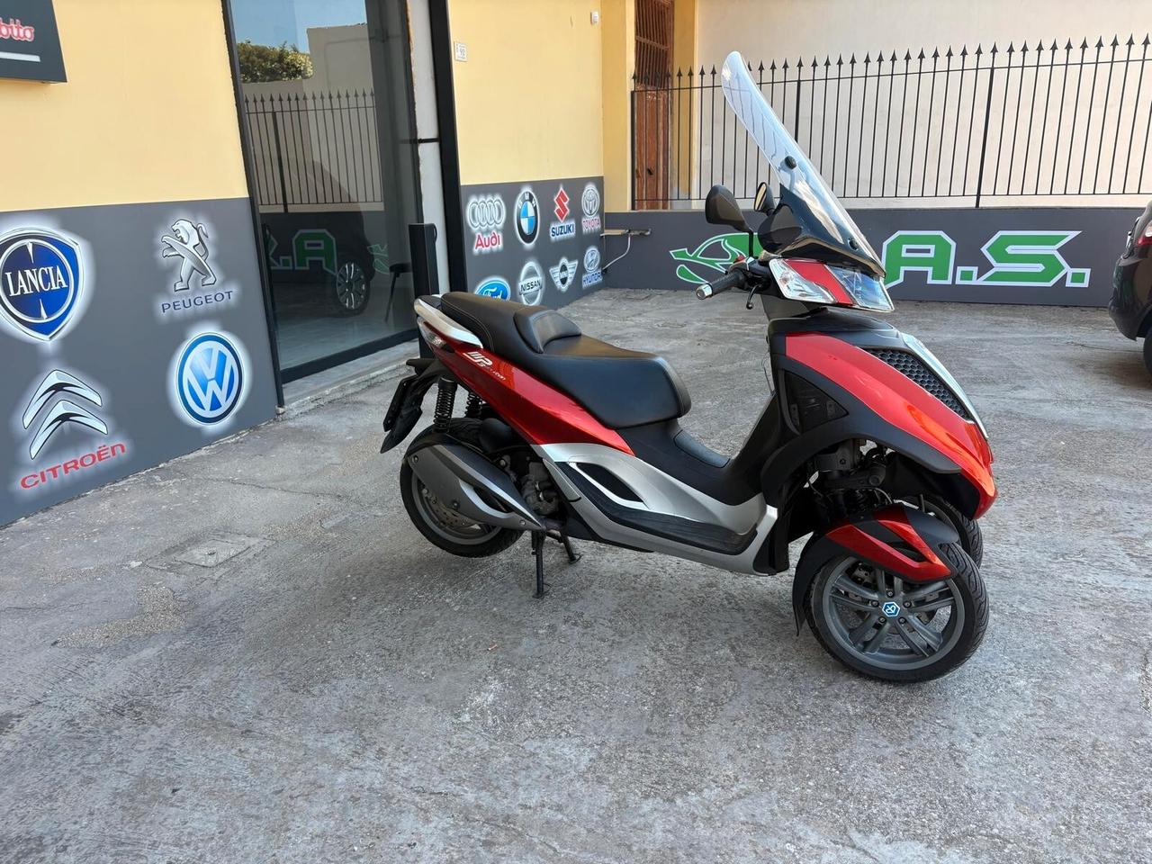 Piaggio MP3 300