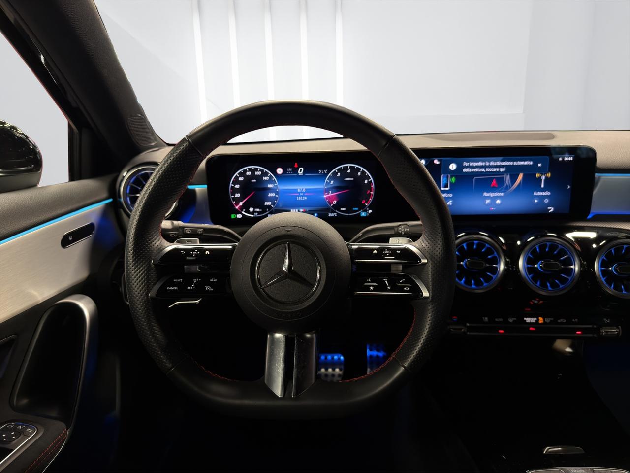 Mercedes A 180 AMG Line Premium 7G-DCT