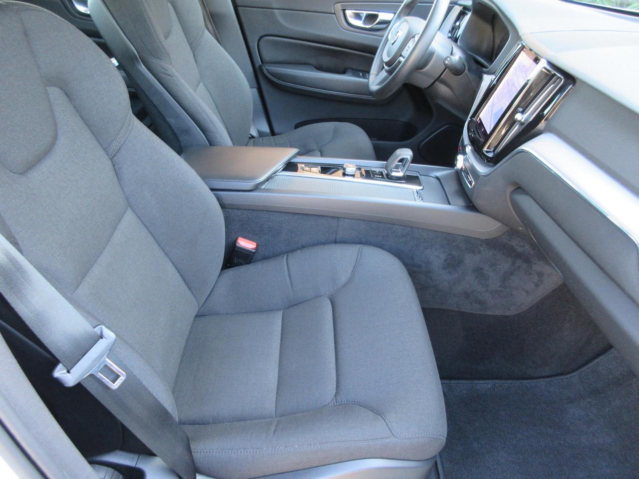 Volvo XC60 2.0 b4 Momentum auto