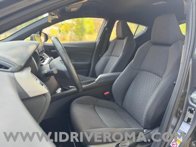 TOYOTA C-HR 1.8 Hybrid E-CVT Business