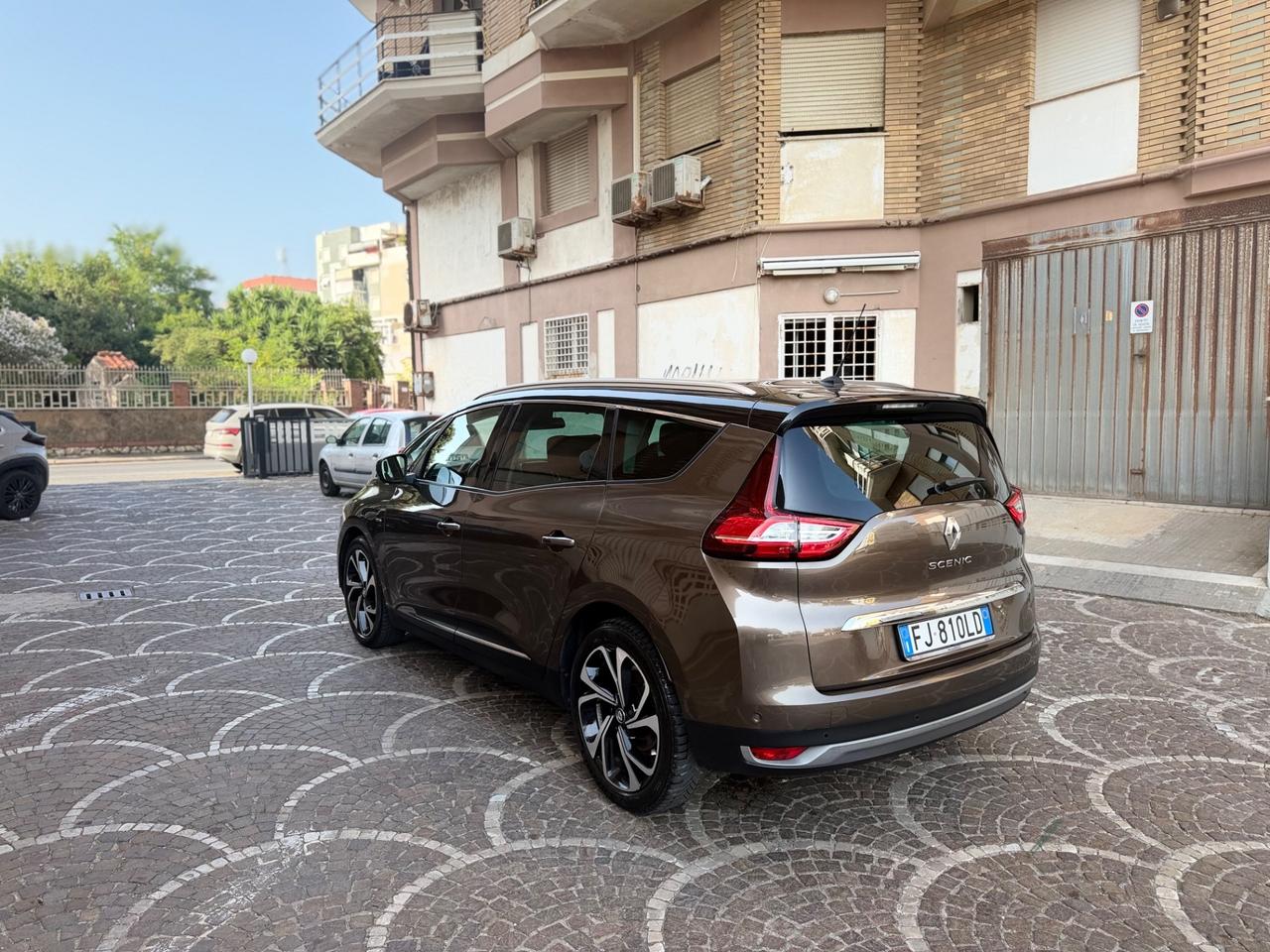 Renault Grand Scenic dCi 160 CV EDC Energy Initiale Paris