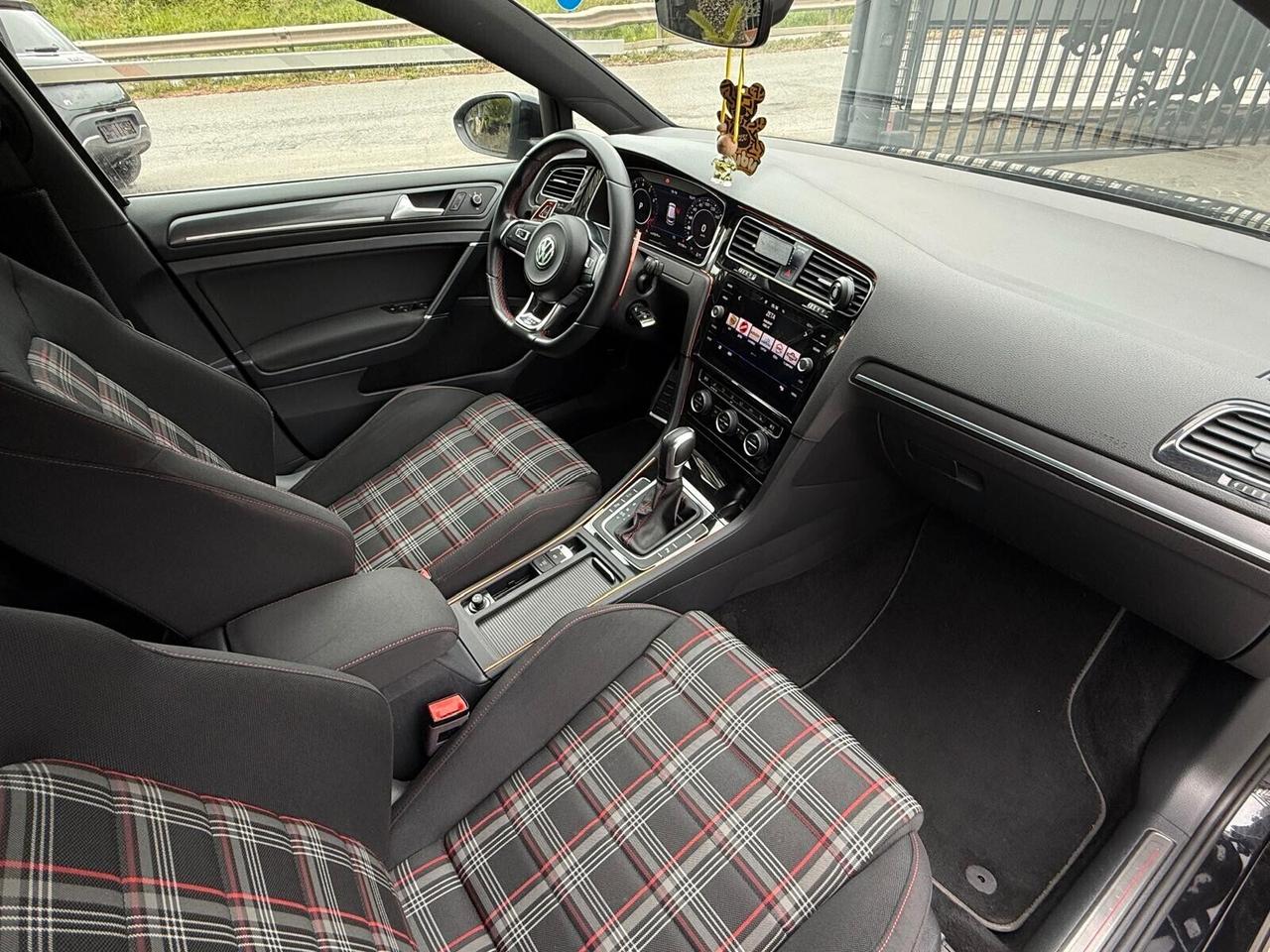 Volkswagen Golf GTI Performance 2.0 245 CV DSG MAXTON LOOK