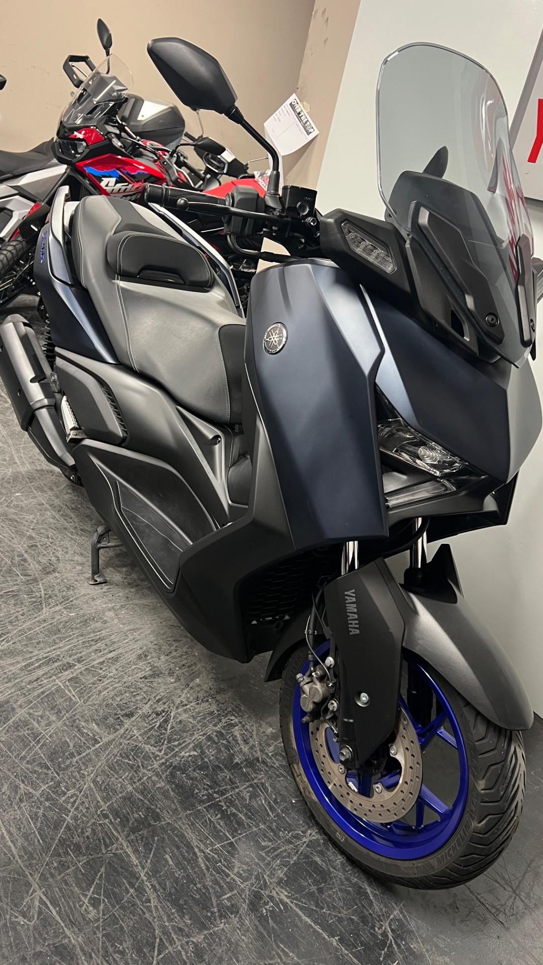 Yamaha X-Max 300