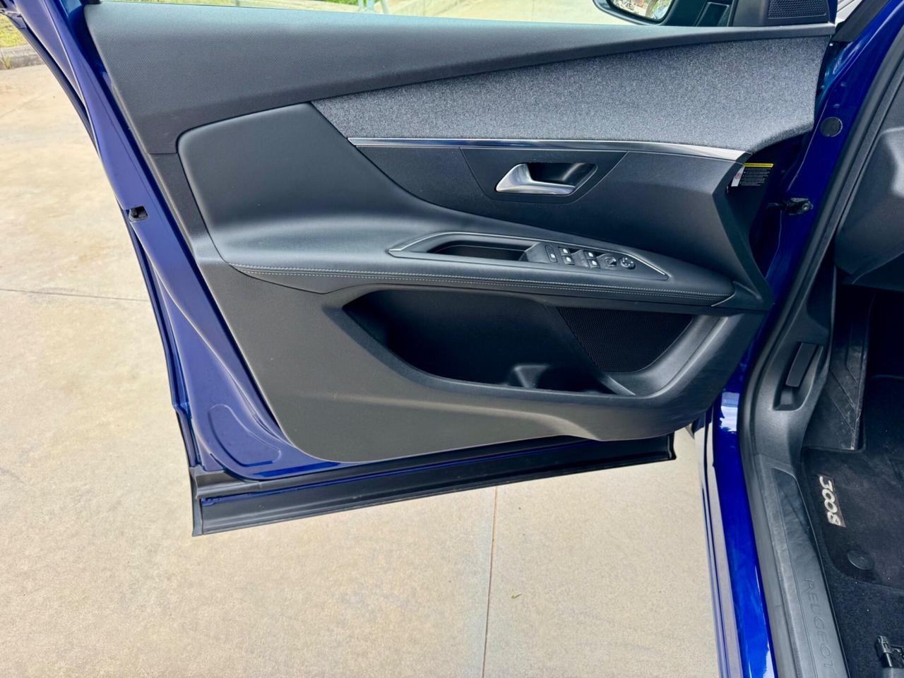 Peugeot 3008 BlueHDi 130 S&S EAT8 Allure
