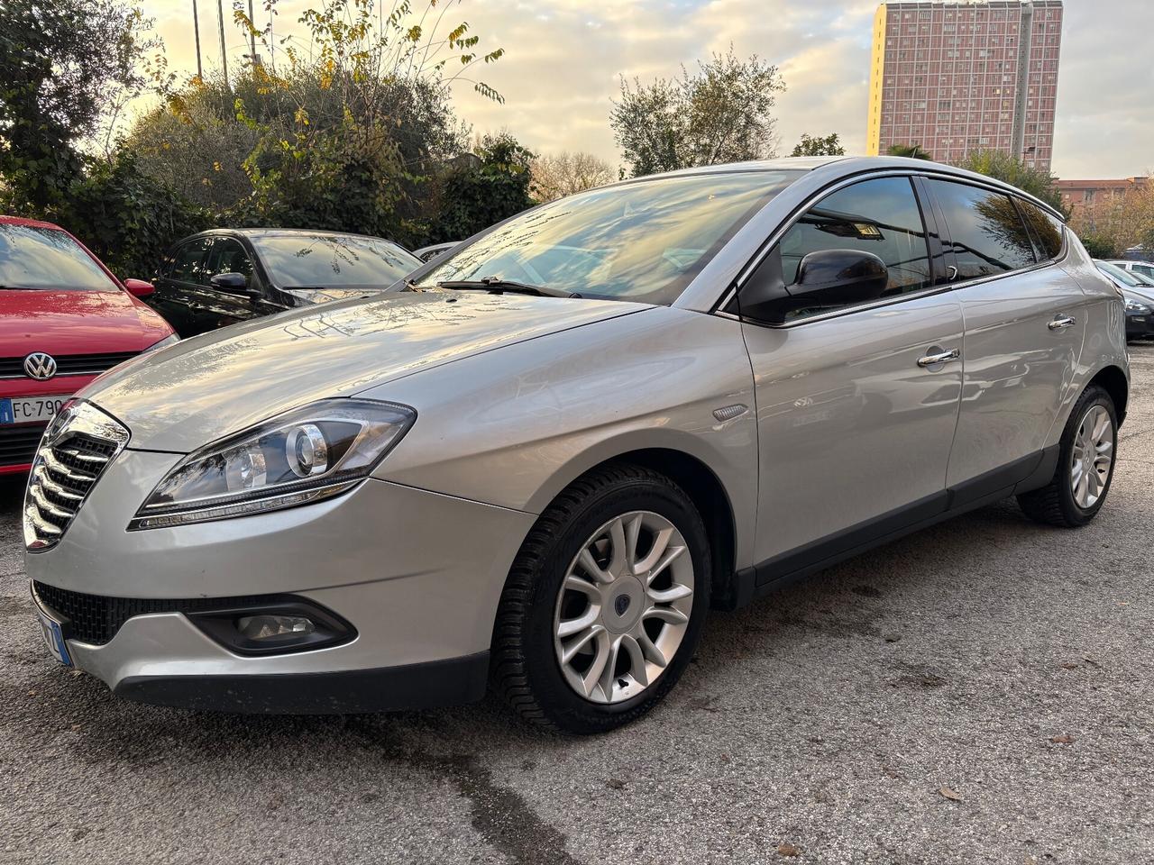 Lancia Delta 1.6 MJT AUTOMATICA Platinum ok Neopatentati