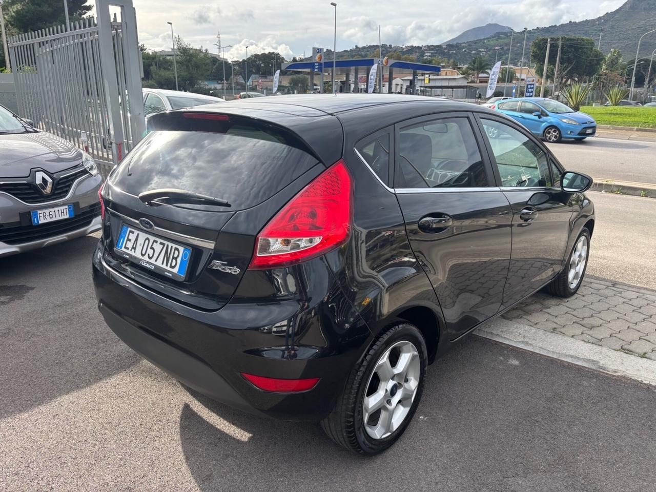 Ford Fiesta 1.4 5 porte Bz.- GPL Titanium