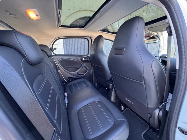 SMART ForFour EQ EDITION ONE PACK BRABUS+PELLE+TETTO+RCAM