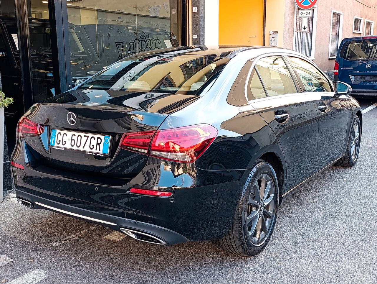 Mercedes-benz A 180 Sport Sedan Luci 64 colori/Navi/Pelle chiara