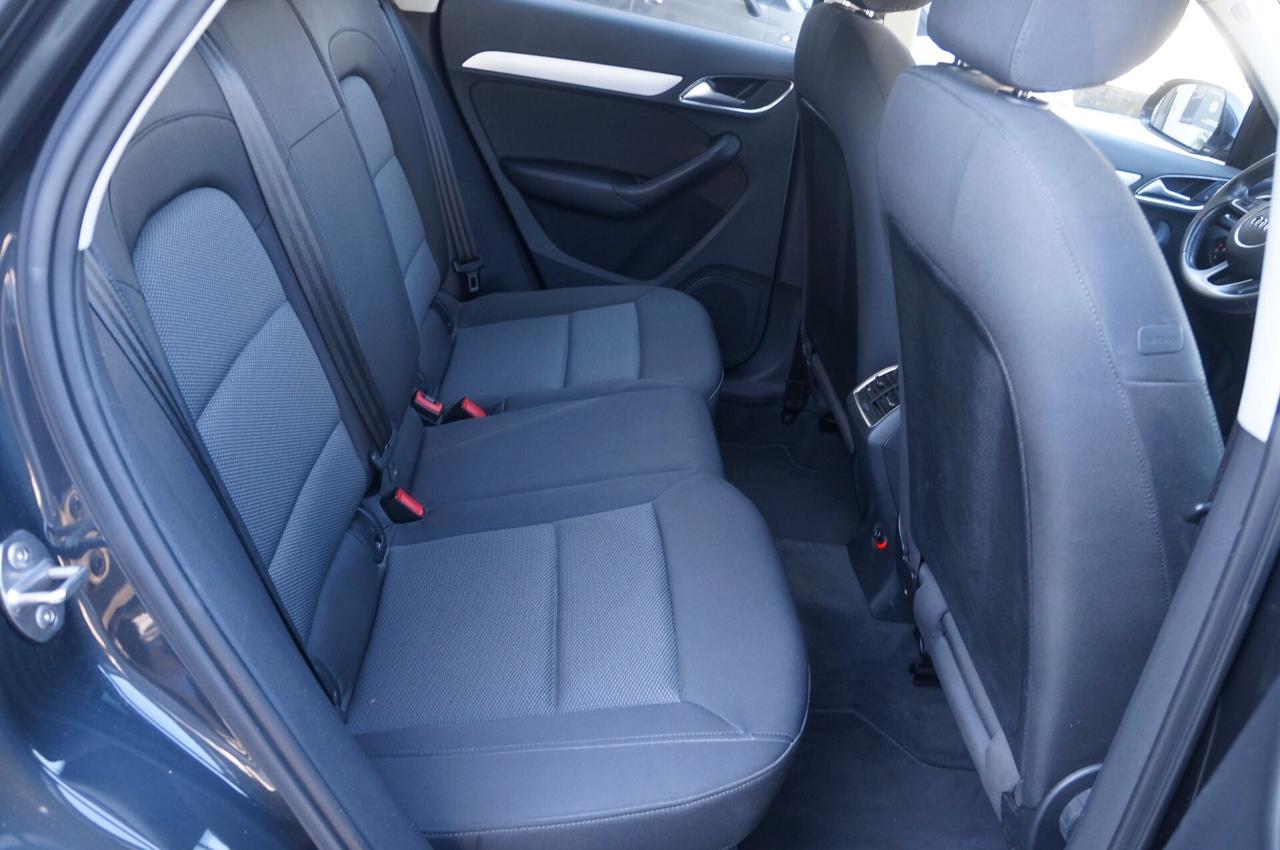 Audi Q3 2.0 TDI 120 CV Business