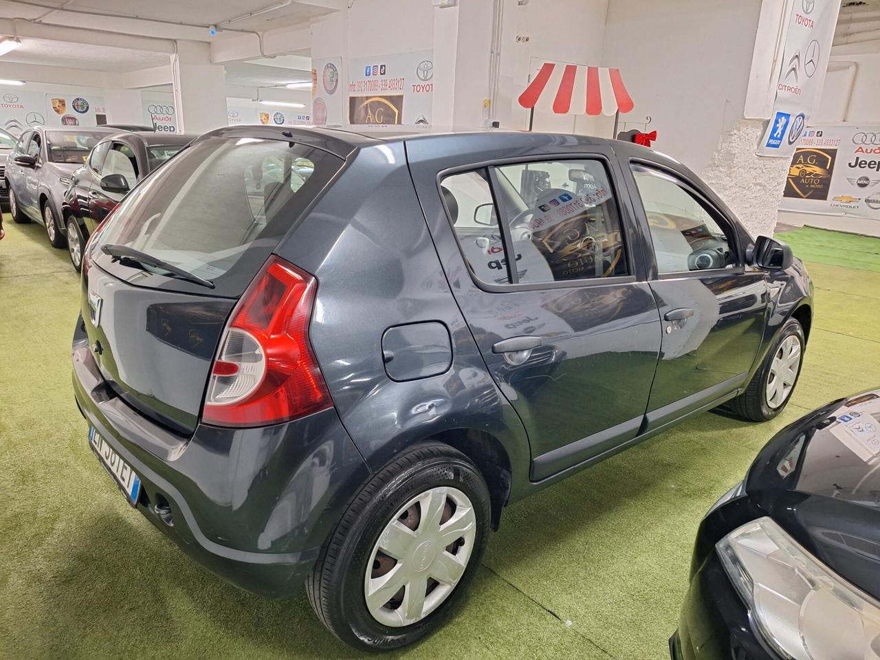 Dacia Sandero 1.2 16V GPL 75CV Embleme