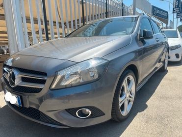 MERCEDES A180 PREMIUM