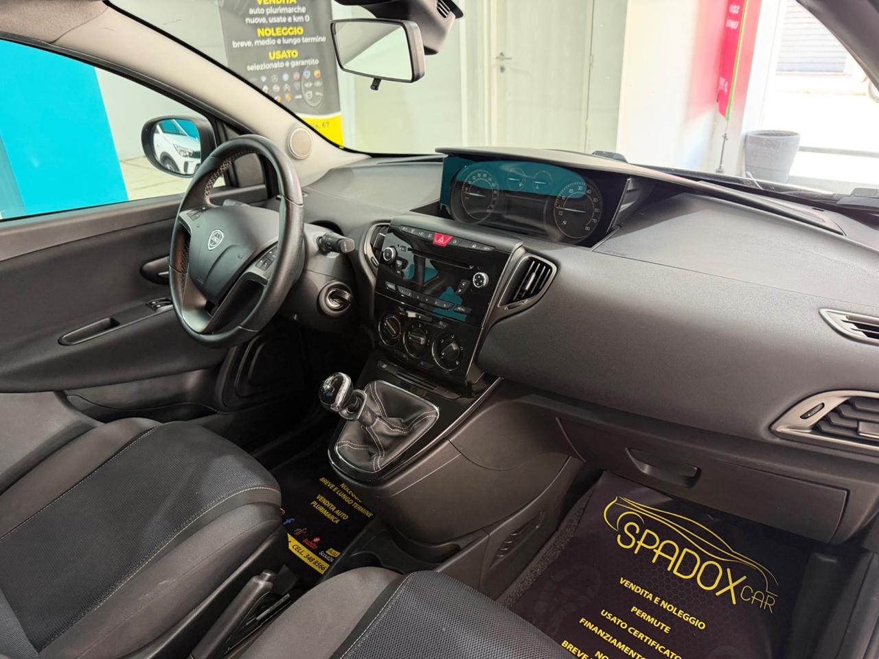 LANCIA YPSILON 1.2 BENZINA MOMO DESIGN S