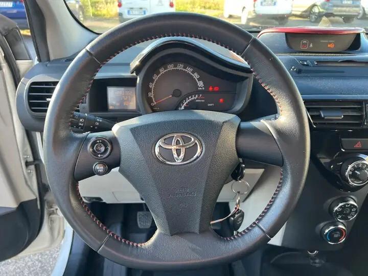 Toyota iQ 1.0 Lounge