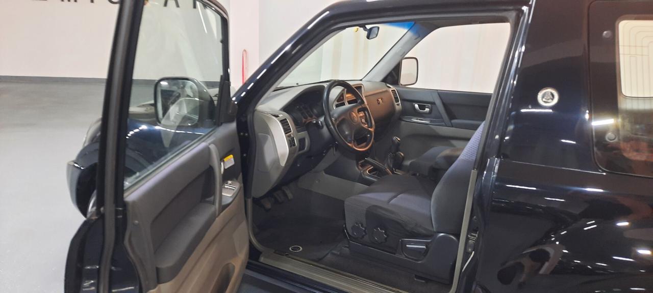Mitsubishi Pajero 3.2 16V DI-D 3p. aut. Intense