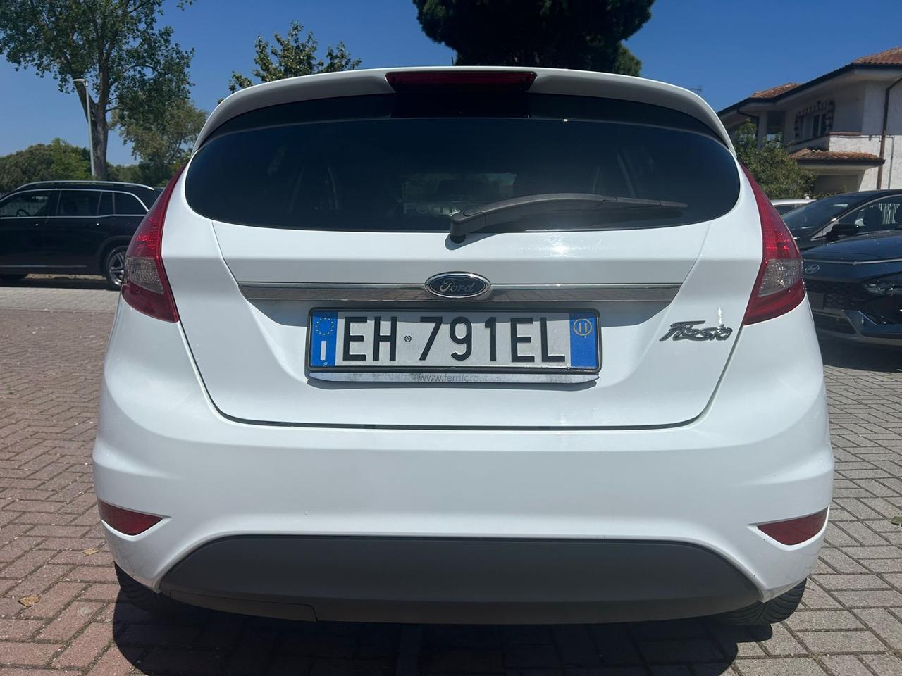 Ford Fiesta 1.4 16V 5p. Bz.- GPL Titanium Bs.