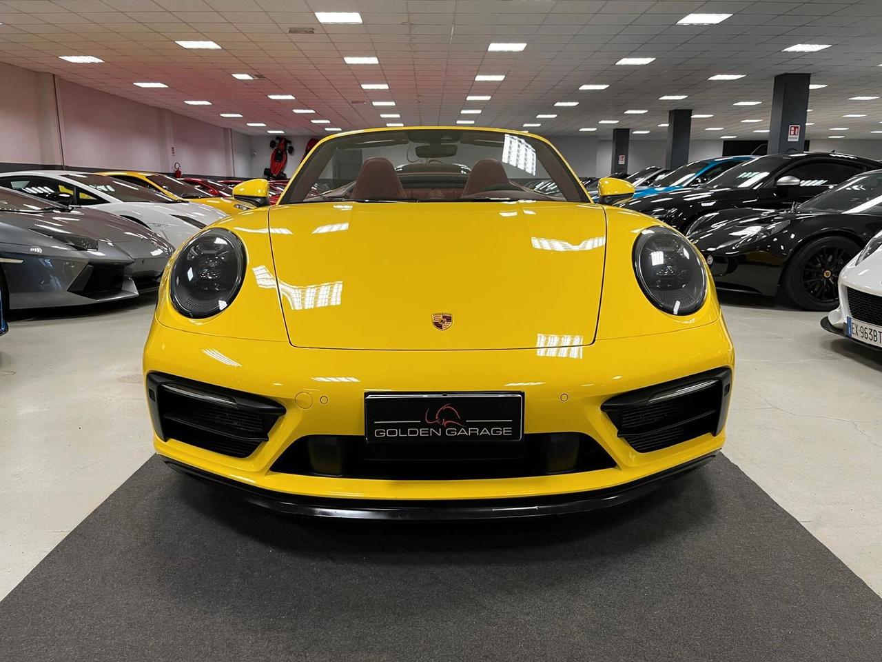 Porsche 911 Carrera 4 GTS Cabriolet