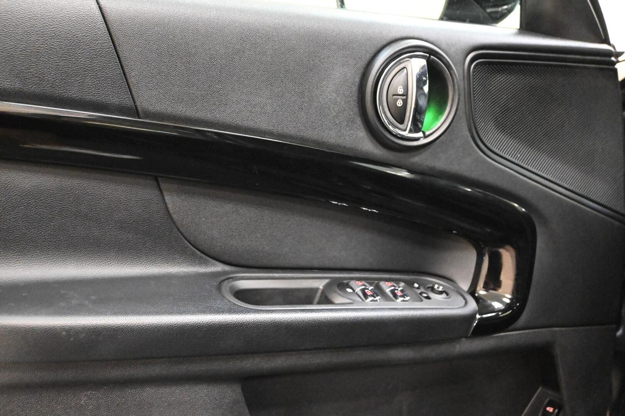 MINI Mini Countrym.(F60) Mini 1.5 Cooper Busine...