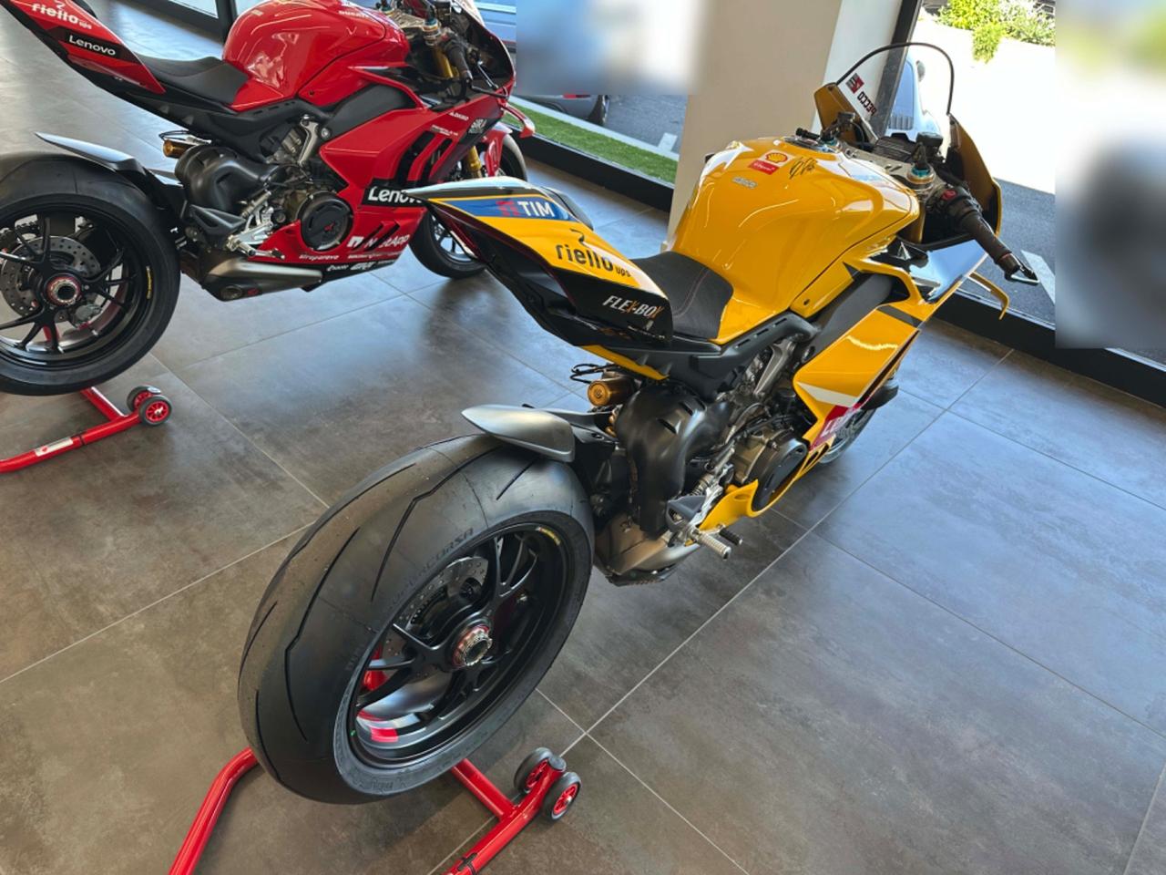 Ducati Panigale V4 BAGNAIA 2023 World Champion Replica - n. 74 di 263