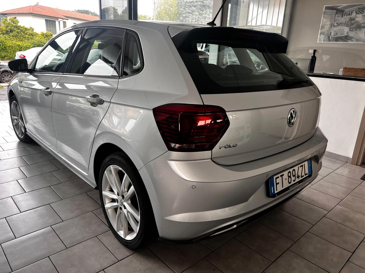 Volkswagen Polo 1.0 TSI 5p. R-LINE NEOPATENTATI