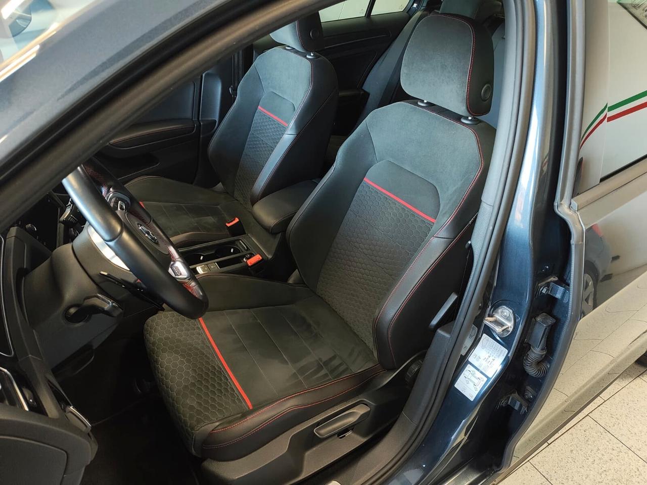 Volkswagen Golf GTI Performance 245CV DSG