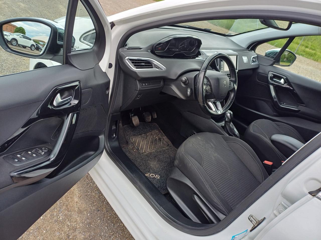 Peugeot 208 PureTech 82 5 porte Allure