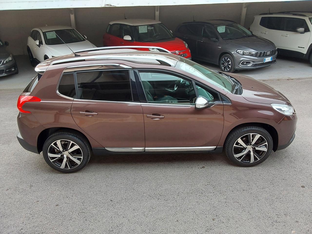 Peugeot 2008 1.6 HDi 90 CV Allure.