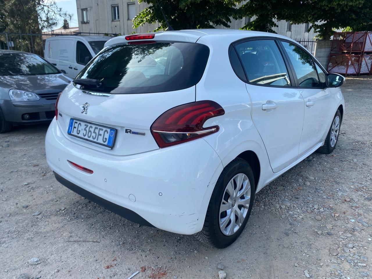 Peugeot 208 PureTech 82 5p. GPL Active