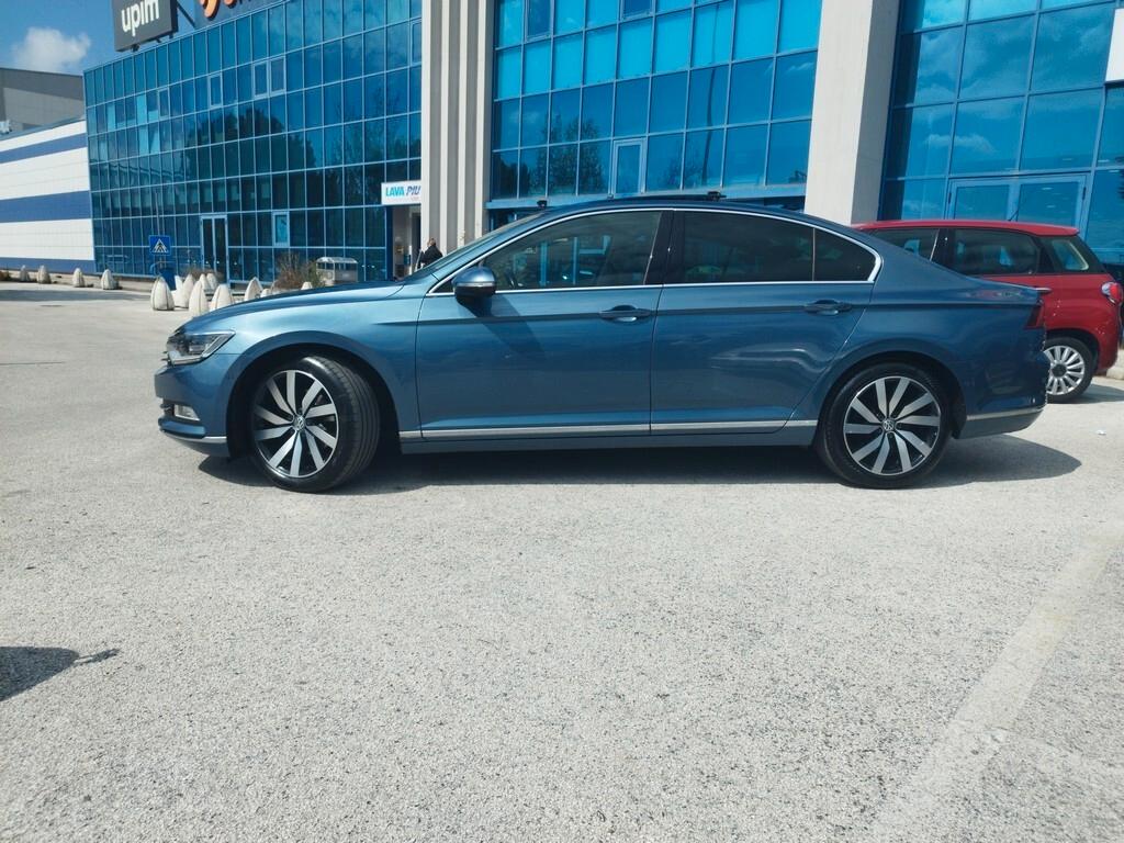 Volkswagen Passat 2.0 TDI DSG Highline BlueM. Tech.