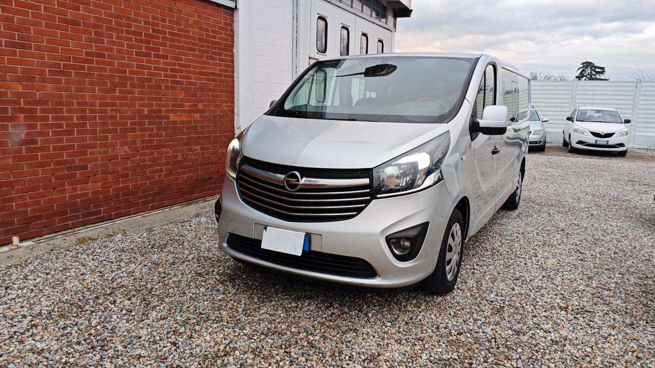 Opel Movano Vivaro L1H1 6 posti
