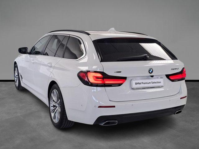 BMW 520 d 48V xDrive Touring Aut. + Tetto apr.