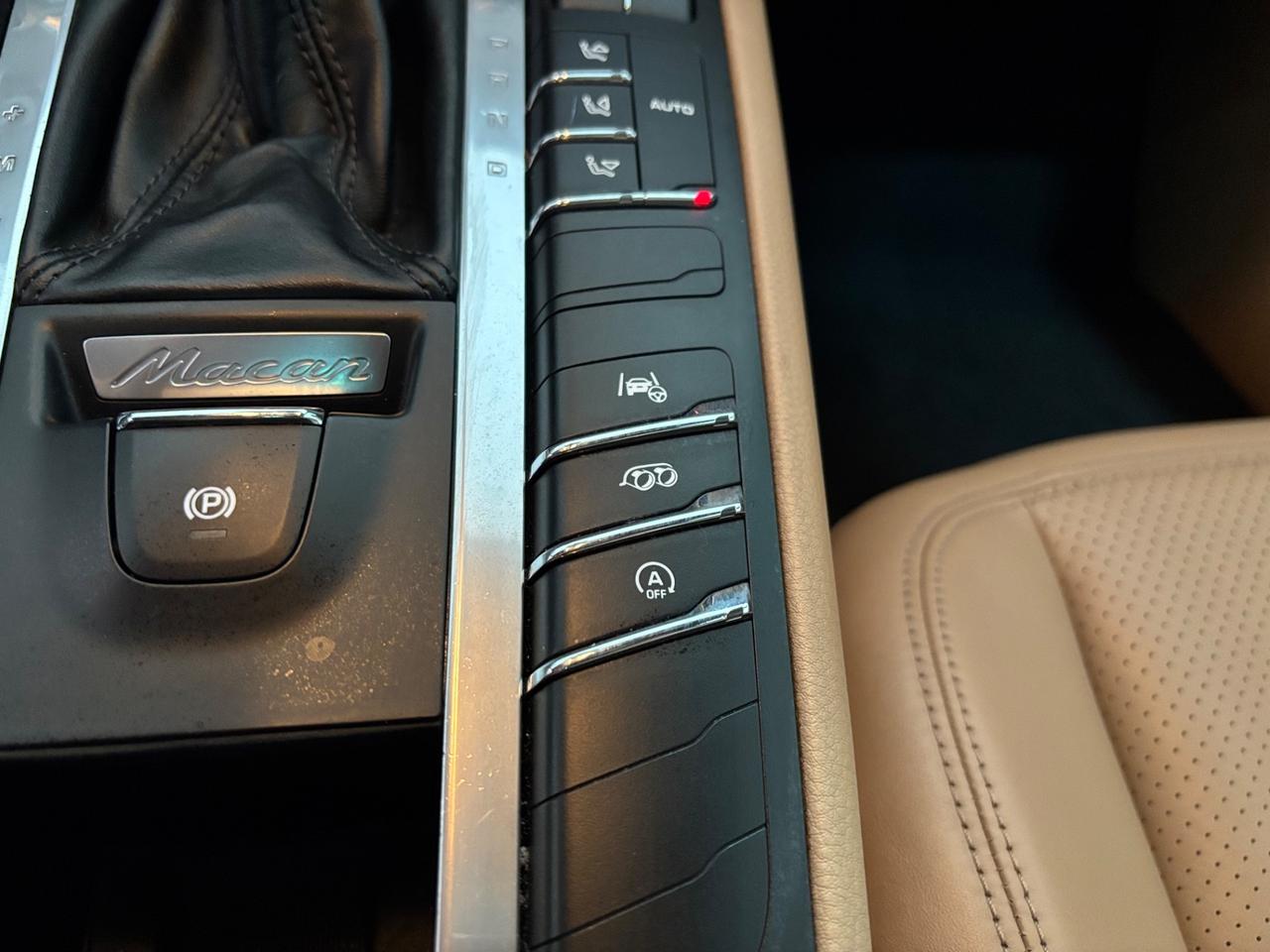 Porsche Macan 2.0 245 cv pdk tetto matrix sound permute finanziamenti