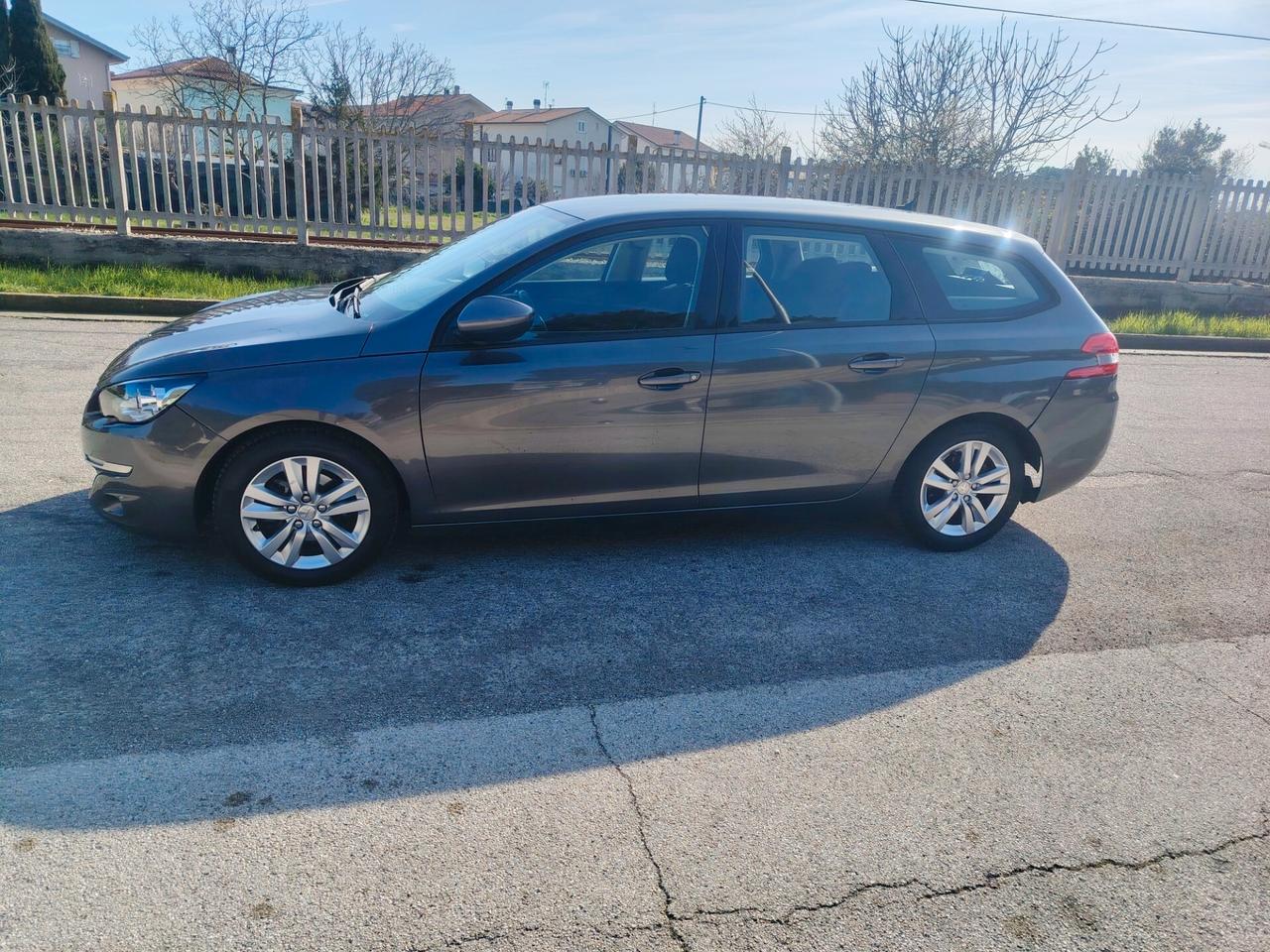 Peugeot 308 BlueHDi 120 S&S SW Business