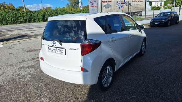 Toyota Verso-S Verso-S 1.3 Active (mt)